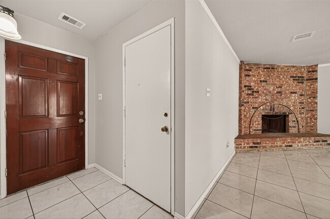 Foto del edificio - 6206 Homeview Dr