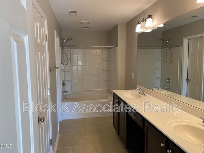 Building Photo - 975 Branch Line Ln