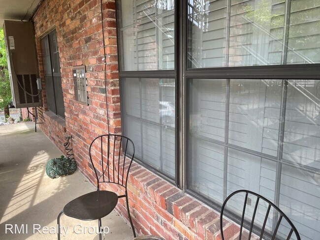 Foto del edificio - 1 br, 1 bath House - 2727 Highland Ave #108