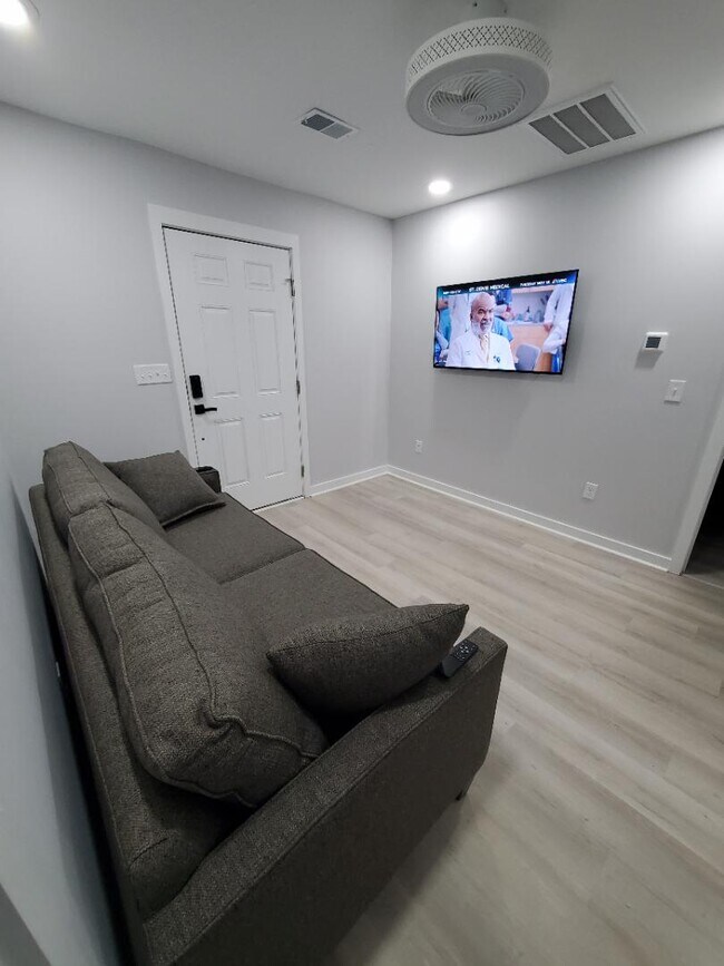 Foto del edificio - 294 Quick St