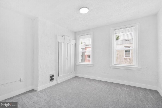 Foto del edificio - 2423 N Bouvier St