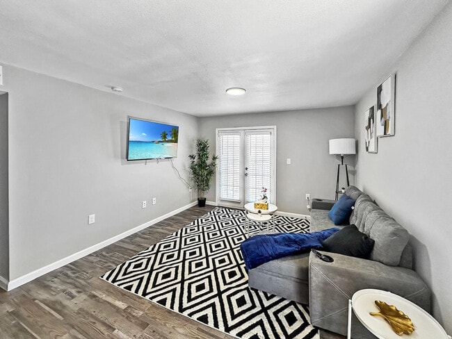 Foto del edificio - 16951 Addison Rd