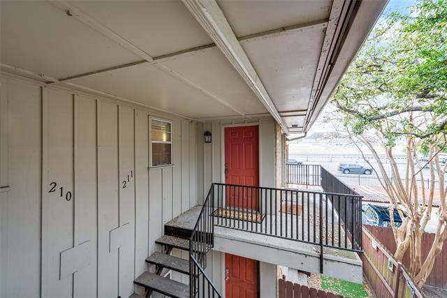 Foto del edificio - 4211 Newton Ave