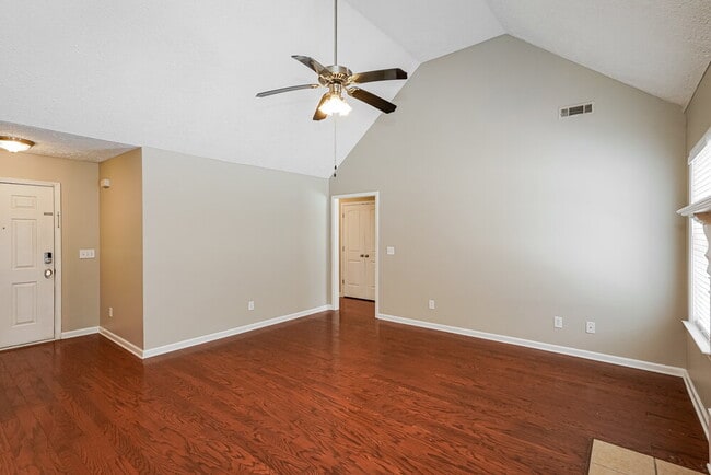 Building Photo - 3155 Hardwood Dr