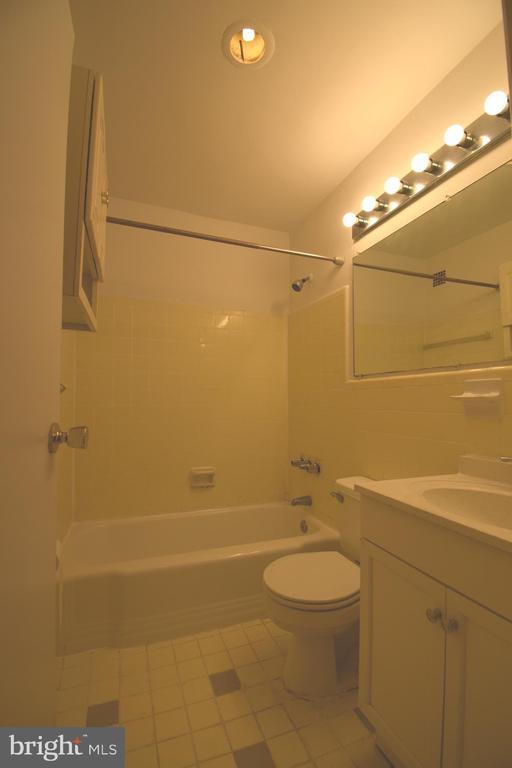 Foto del edificio - 6621 Wakefield Dr