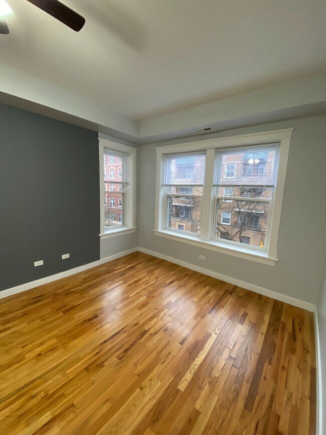 Foto del edificio - 7456 N Greenview Ave