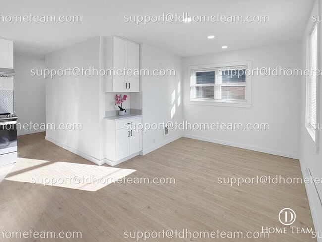 Building Photo - 9237 36th Ave S