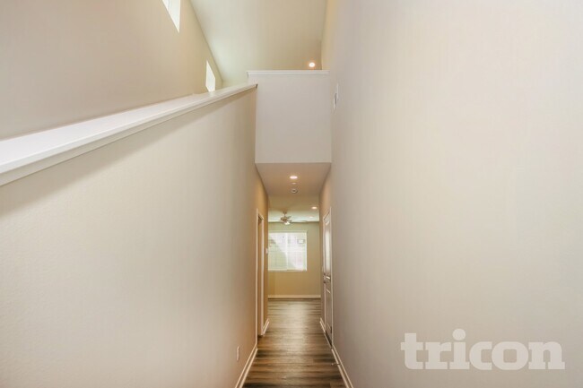 Building Photo - 31698 Luther Dr