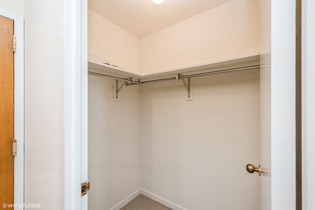 Building Photo - 211 E Ohio St