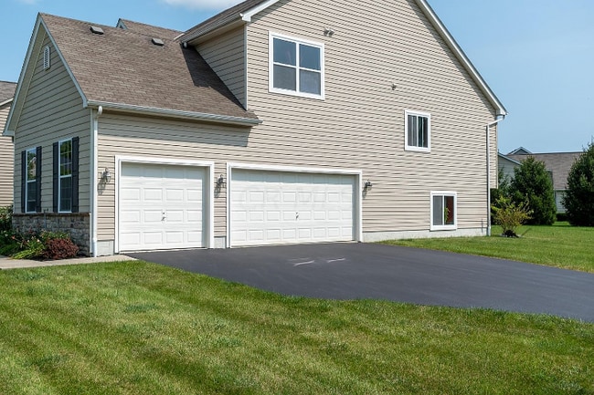 Building Photo - 811 Maple Vista Dr