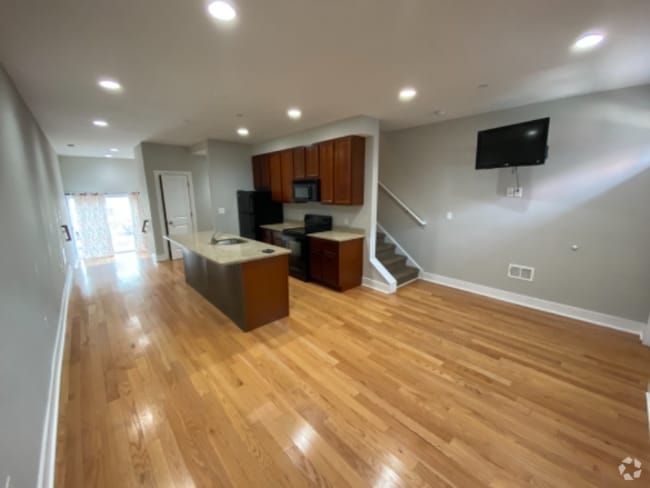 Building Photo - 335 Cantrell St