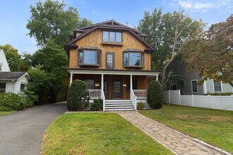 Building Photo - 33 Douglas Ave