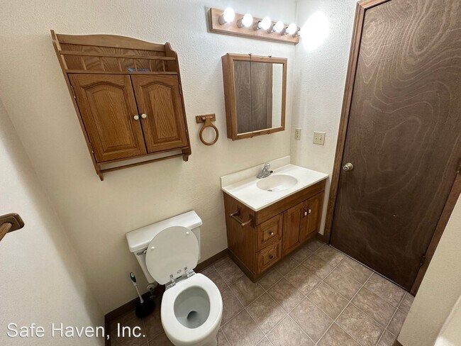 Building Photo - 3 br, 2 bath House - 1535 W. Brett Ct.
