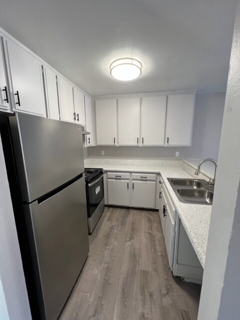Building Photo - 4020 Dwight St