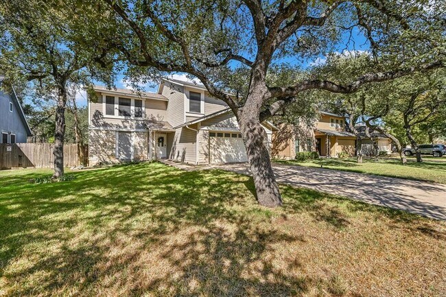 Foto del edificio - 6808 Luckenbach Ln