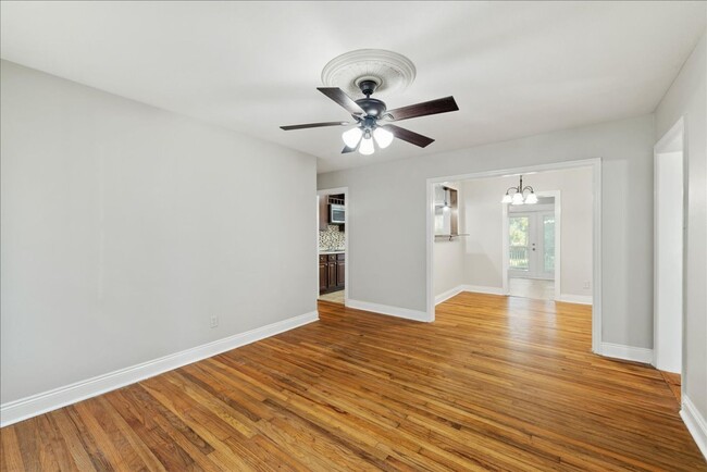 Foto del edificio - Large 5 bedroom by FSU Campus!