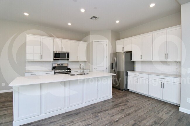 Building Photo - 21459 E Sunset Dr