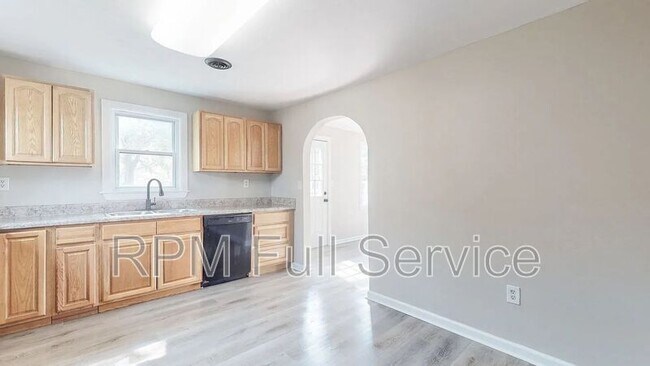 Foto del edificio - 246 E Woodrow St