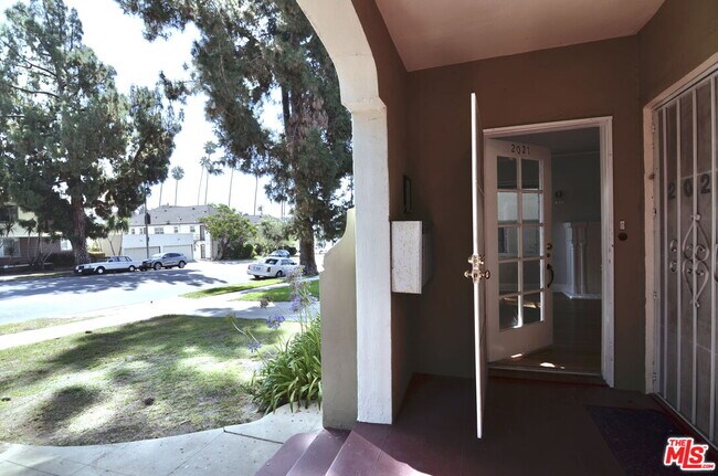 Foto del edificio - 2021 N Vermont Ave