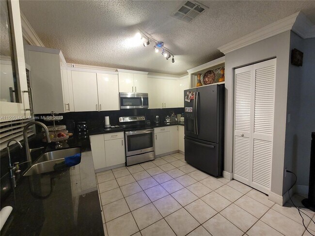 Foto del edificio - 10155 SW 163rd Pl
