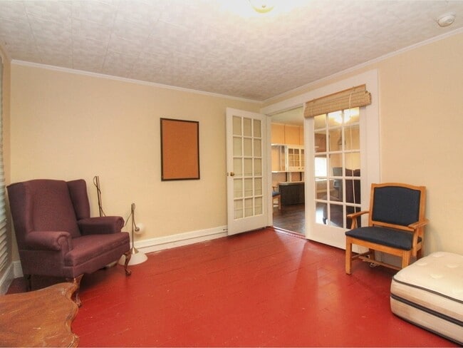 Downstairs Bedroom - 13 Blodgett St