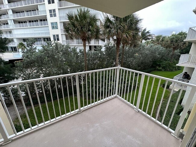 Foto del edificio - 3540 S Ocean Blvd