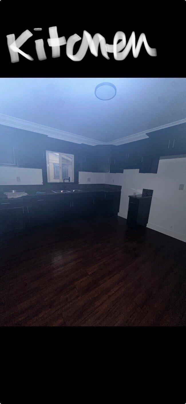 Foto del edificio - 613 W 48th St