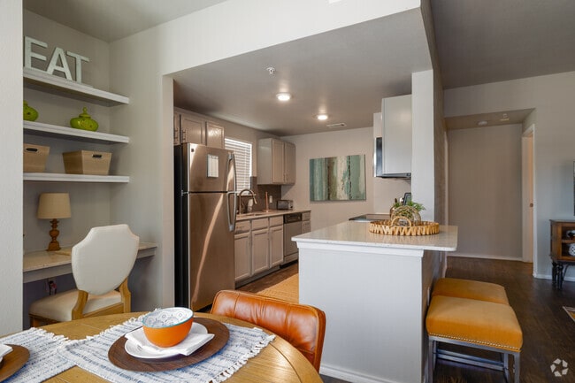Modelo 2 habitaciones, 2 baños, comedor/cocina - The Redland