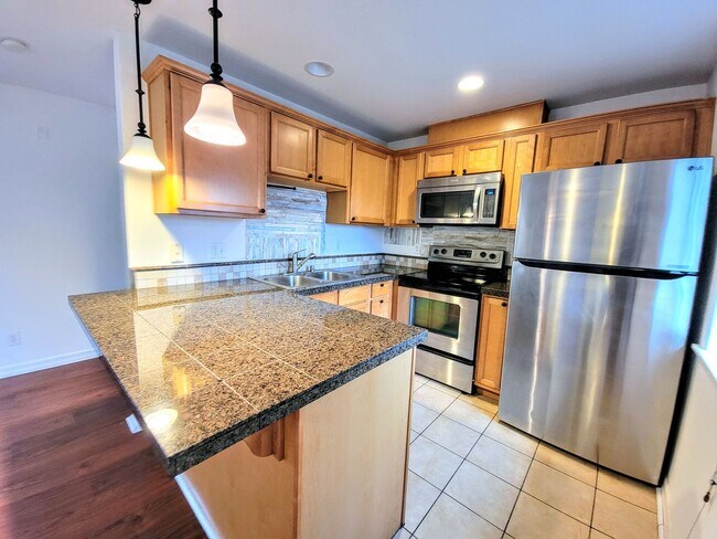 Foto del edificio - Beautiful Bed 2, Bath 2, home!