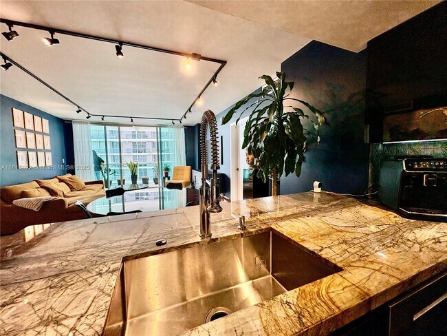 Foto del edificio - 1800 N Bayshore Dr