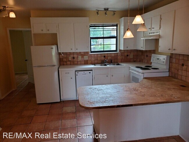 Building Photo - 2 br, 1 bath House - 2882 Mackey
