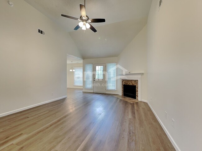 Foto del edificio - 121 Timberland Gap Rd
