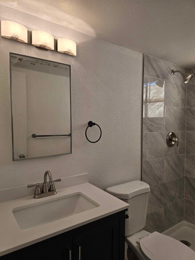 Foto principal - 2140 Webster St