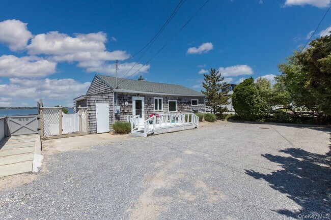 Building Photo - 414 Dune Rd