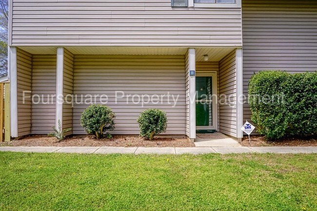 Foto del edificio - 4709 Walden Pond Dr