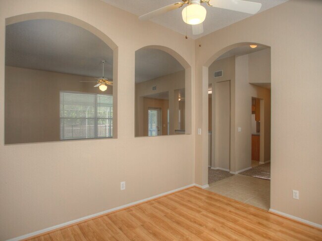 Foto del edificio - 4033 Banbury Cir