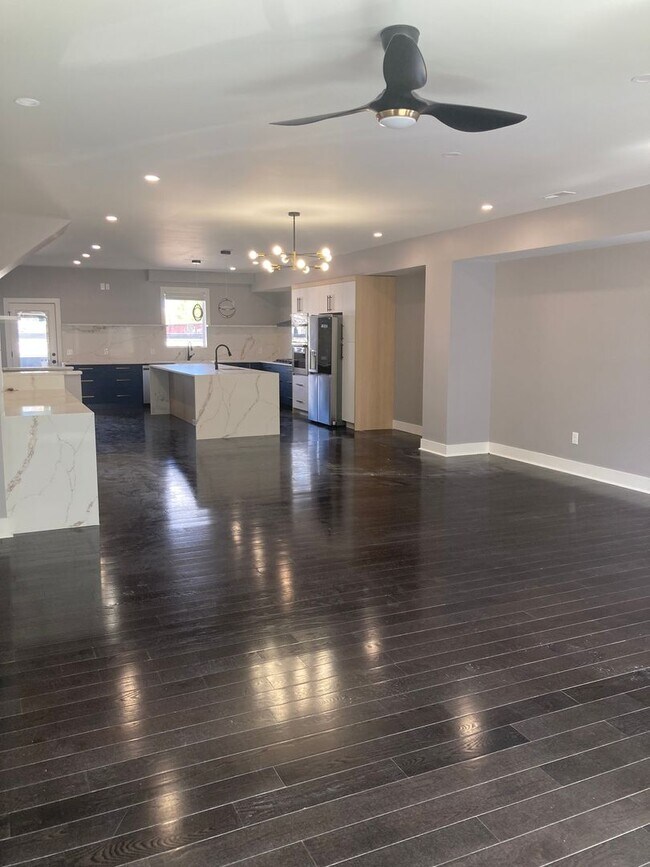 Foto del edificio - Extravagant New Construction in Polish Hill – A Must-See Luxury Rental!