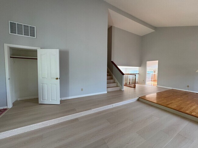 Building Photo - 4 Bedroom, 3 Bathroom available - Danville