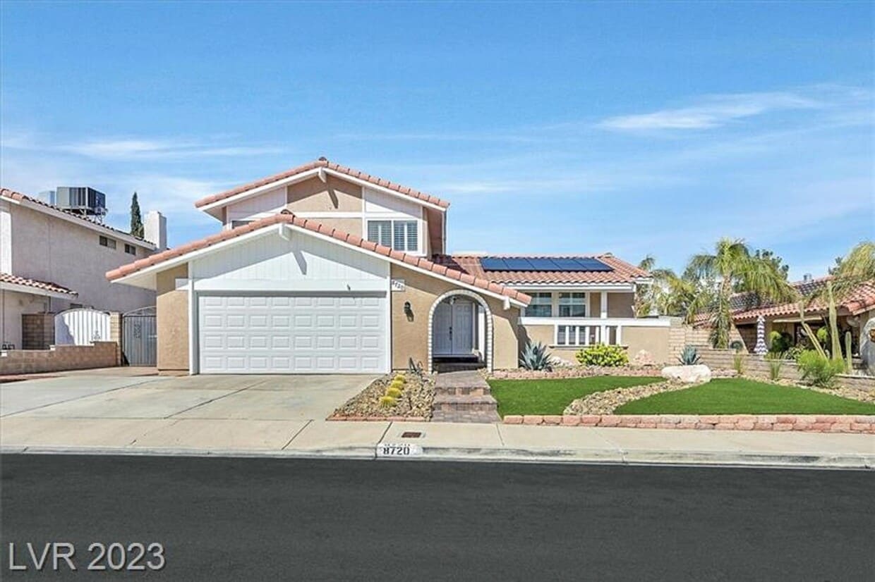 Primary Photo - 4 Bed w/ Solar Panels & Pool