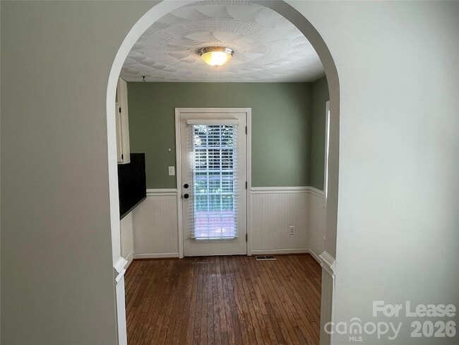 Building Photo - 23 44th Ave Pl NE