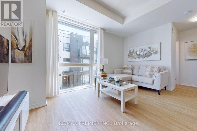 Building Photo - 32 Fieldway Rd