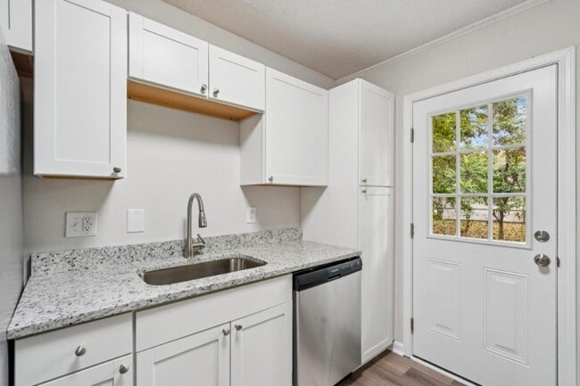 Foto del edificio - 103 Peake Ln