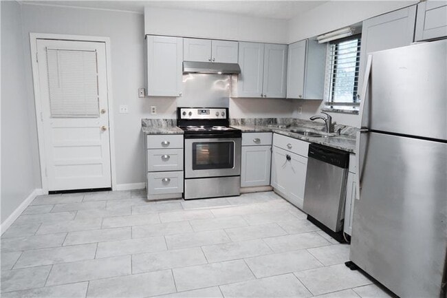 Building Photo - 2894 Sawgrass Trail SW
