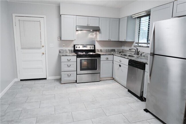Foto del edificio - 2894 Sawgrass Trail SW