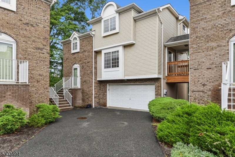 Primary Photo - 16 Whispering Way W