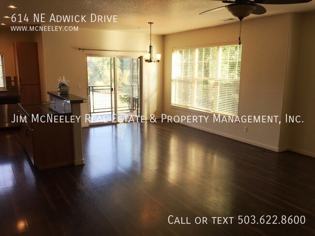Building Photo - 614 NE Adwick Dr