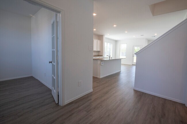 Foto del edificio - 17003 Bainham Forest Trl