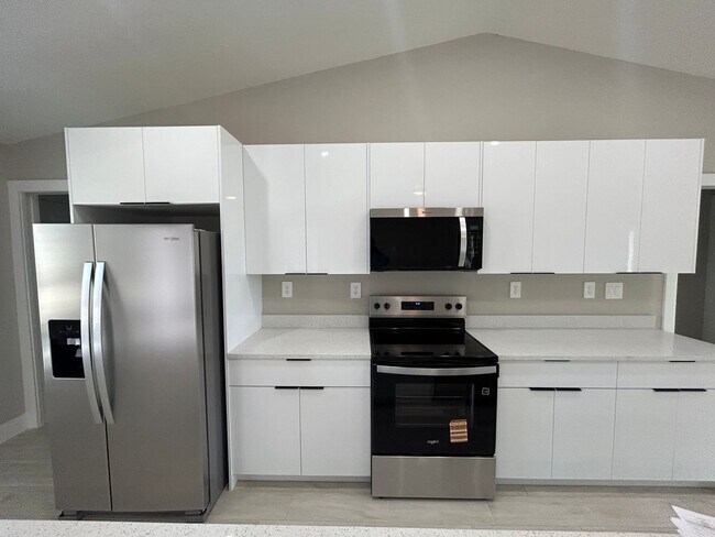 Building Photo - 1906 NW 21st Ave