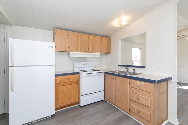 Building Photo - 10 Avery Wood Dr