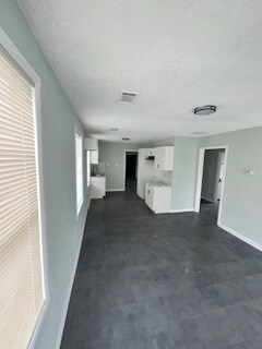 Building Photo - 2112 Curry Ave